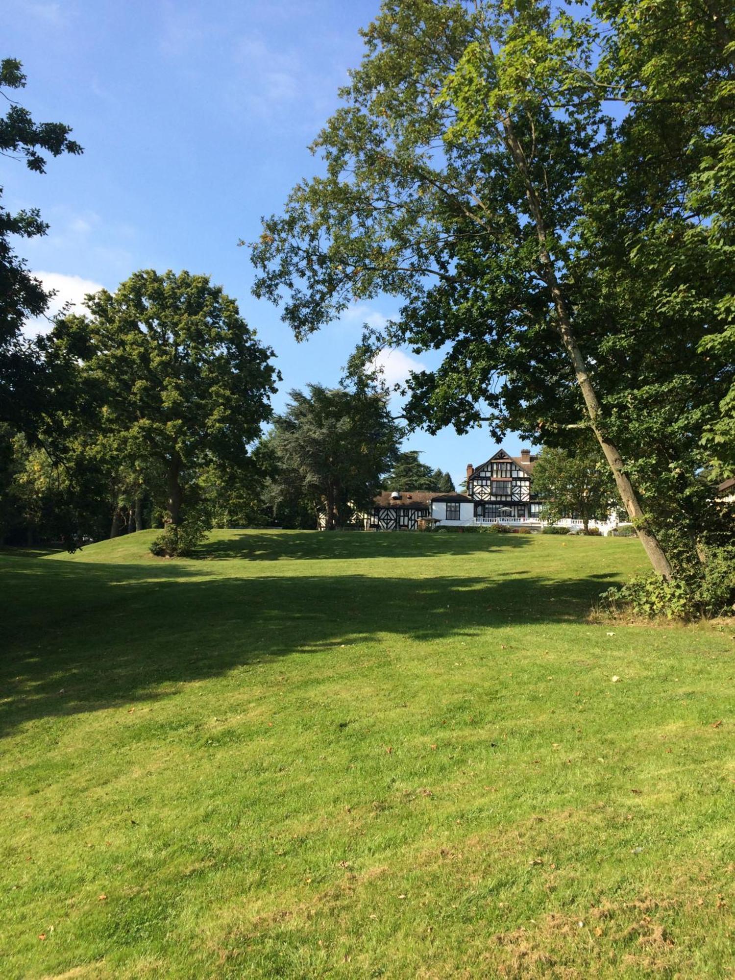 The Manor Elstree Hotel Kültér fotó